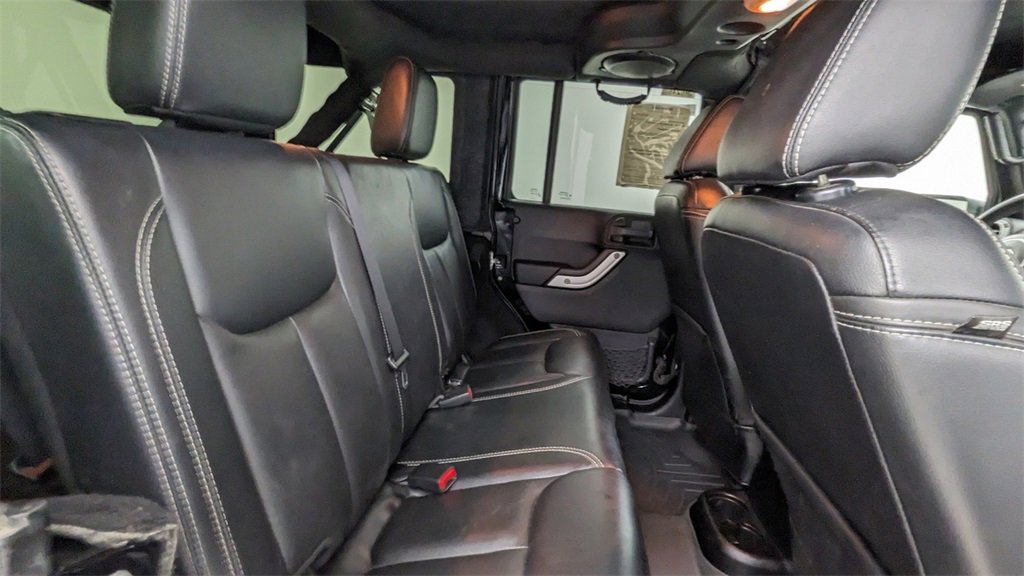 Used 2014 Jeep Wrangler Unlimited Rubicon w/ Connectivity Group image 34