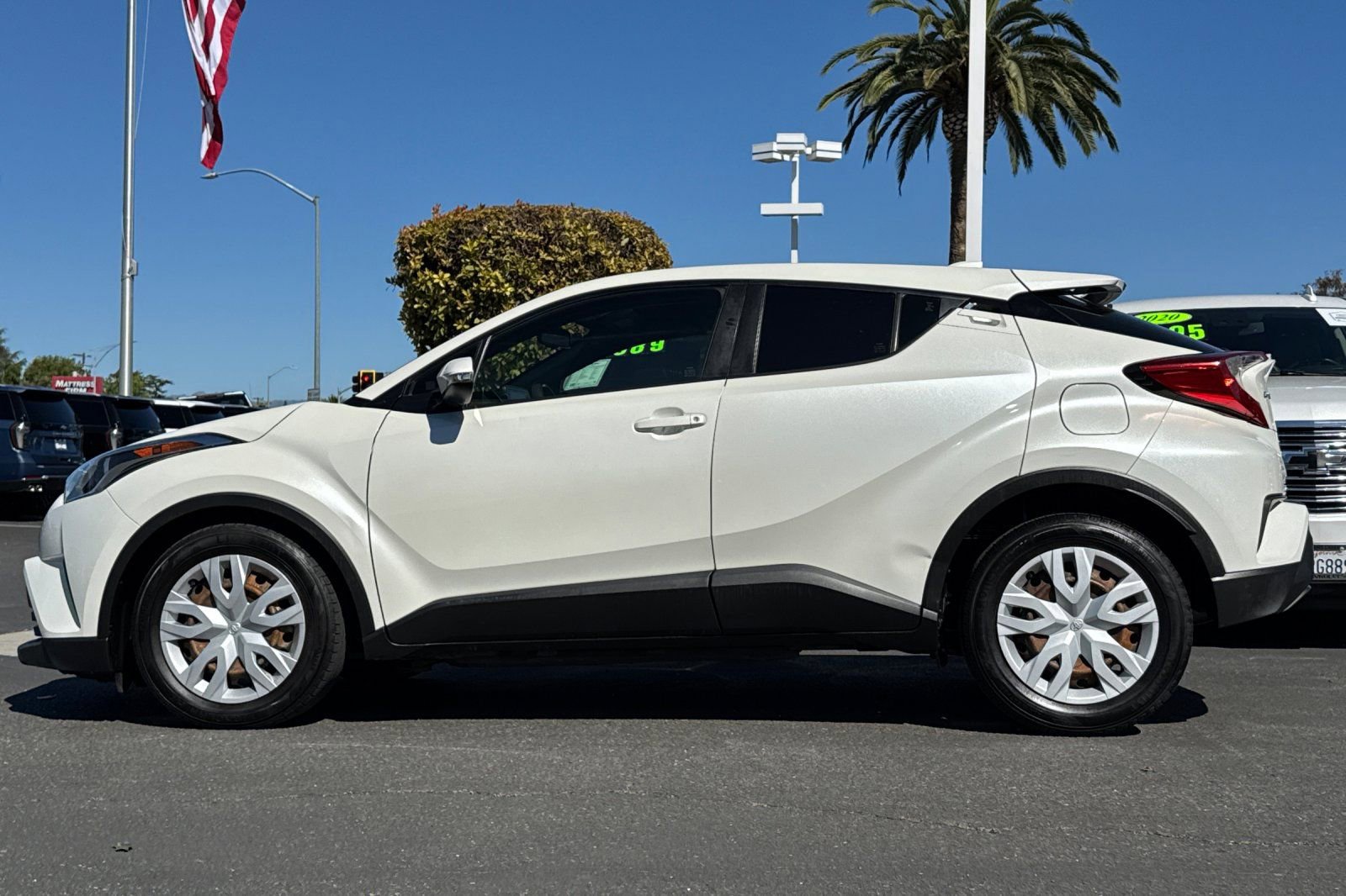 Used 2019 Toyota C-HR LE image 8