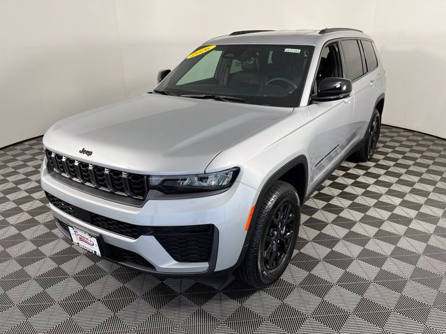 Used 2026 Jeep Grand Cherokee L 4WD image 3