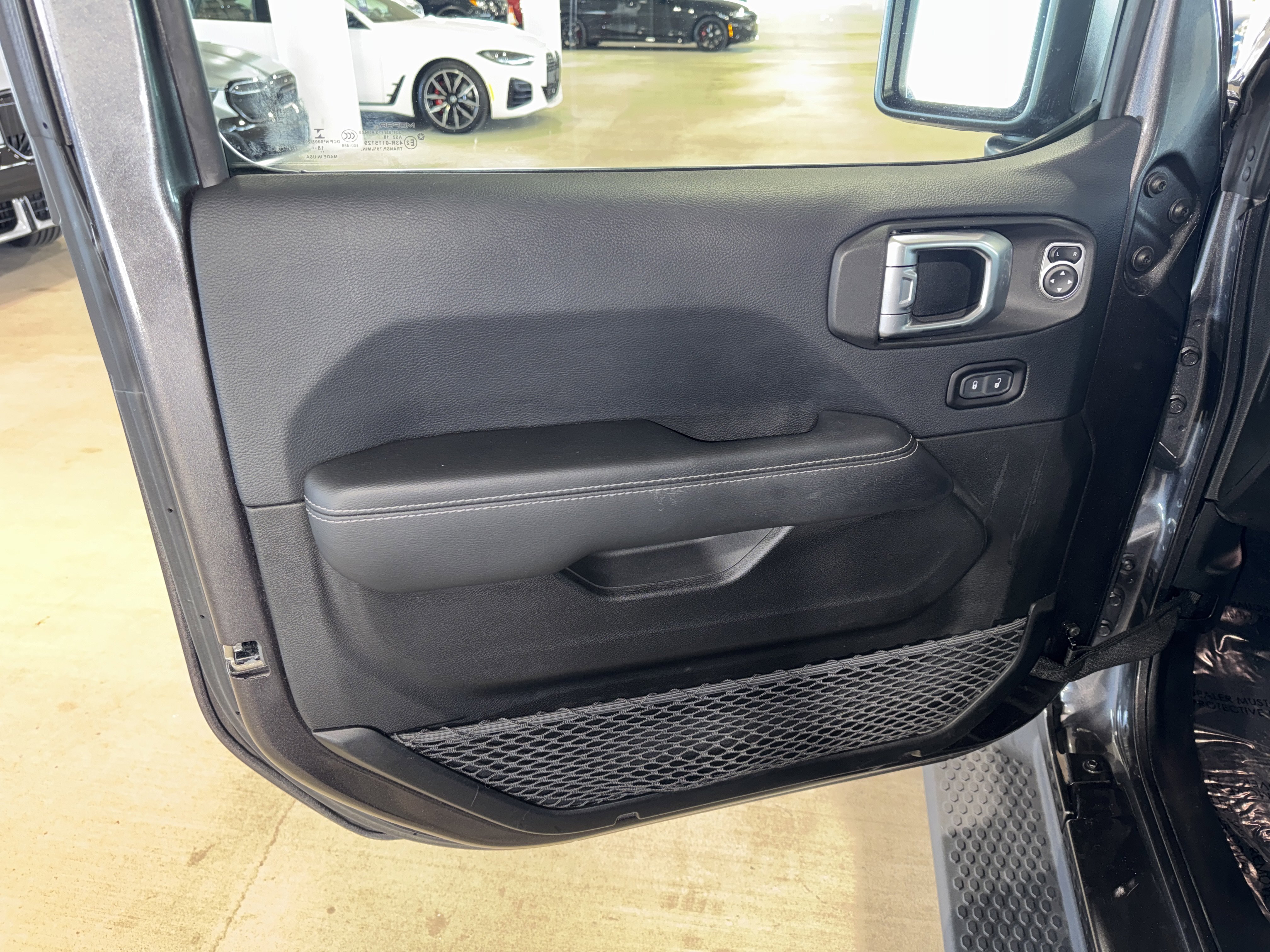 Used 2019 Jeep Wrangler Unlimited Sahara image 17