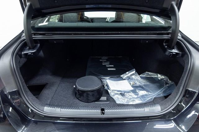 New 2026 BMW i5 eDrive40 image 13