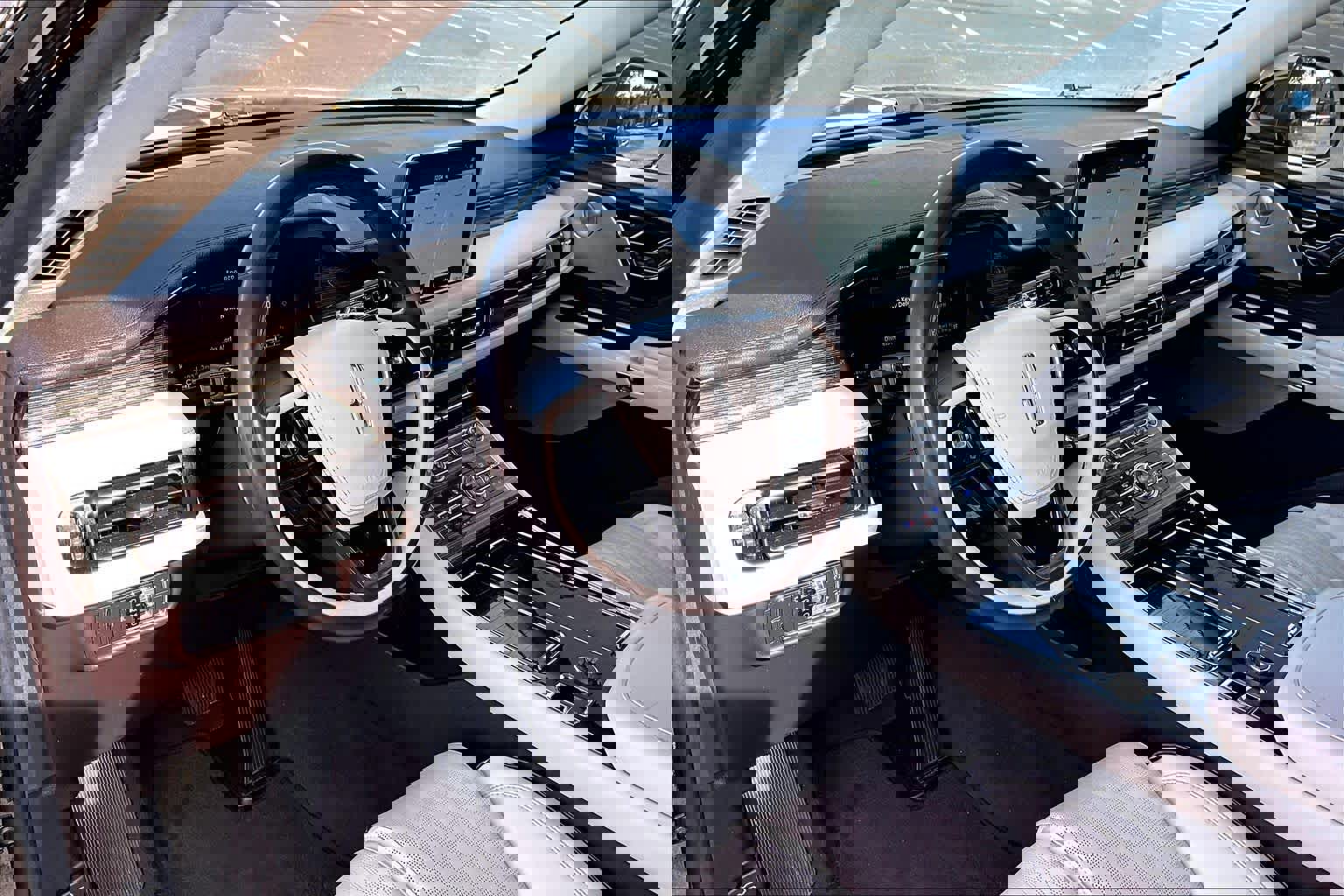 Used 2022 Lincoln Aviator Black Label w/ Dynamic Handling Package image 18