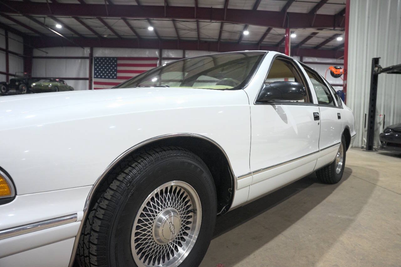 Used 1996 Chevrolet Impala SS RWD image 31