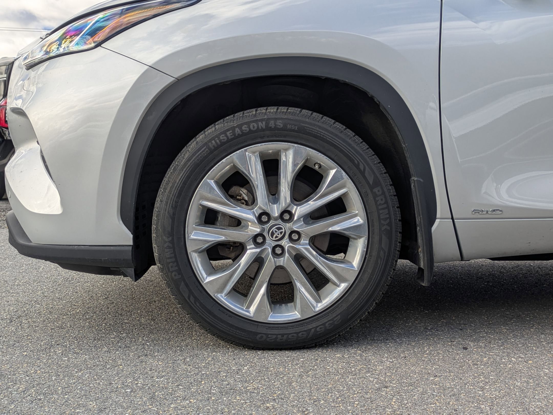 Used 2023 Toyota Highlander Limited image 8