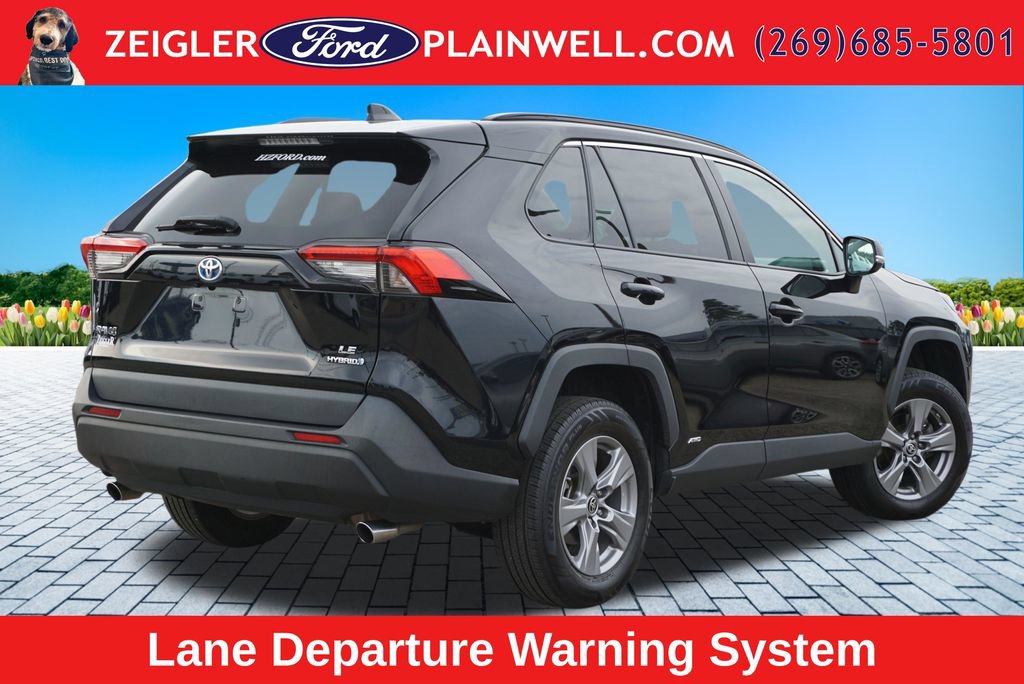 Used 2023 Toyota RAV4 LE AWD/4WD image 5