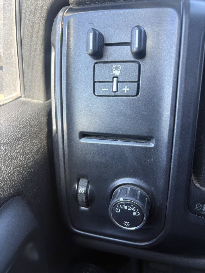 Used 2019 Chevrolet Silverado 2500 W/T AWD/4WD image 14