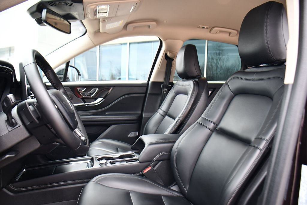 Used 2023 Lincoln Corsair AWD image 13
