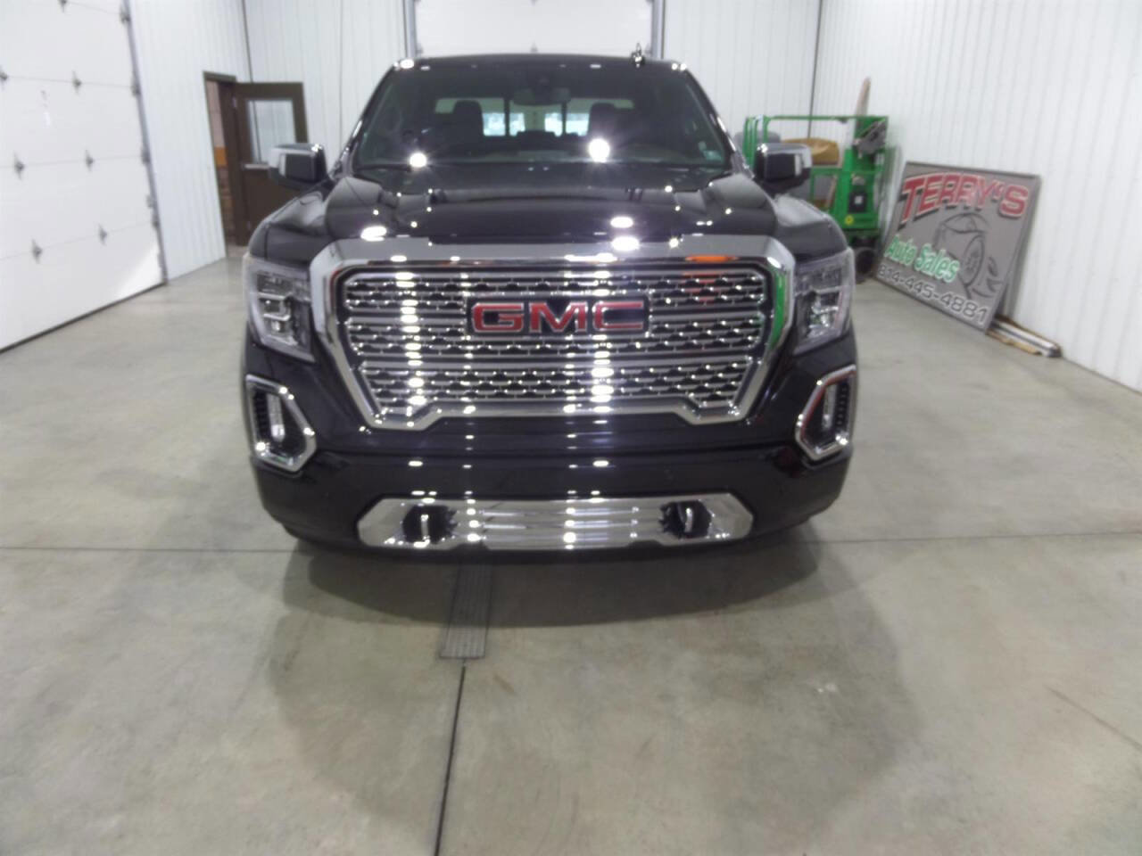 Used 2022 GMC Sierra 1500 Denali w/ Denali Premium Package image 2