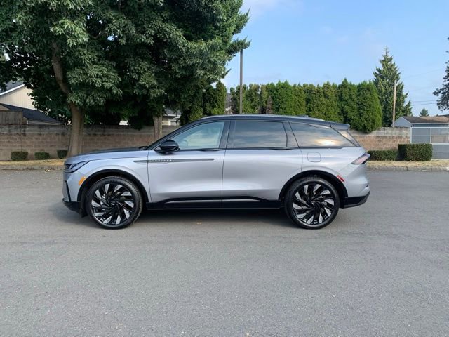 New 2025 Lincoln Nautilus Reserve image 2