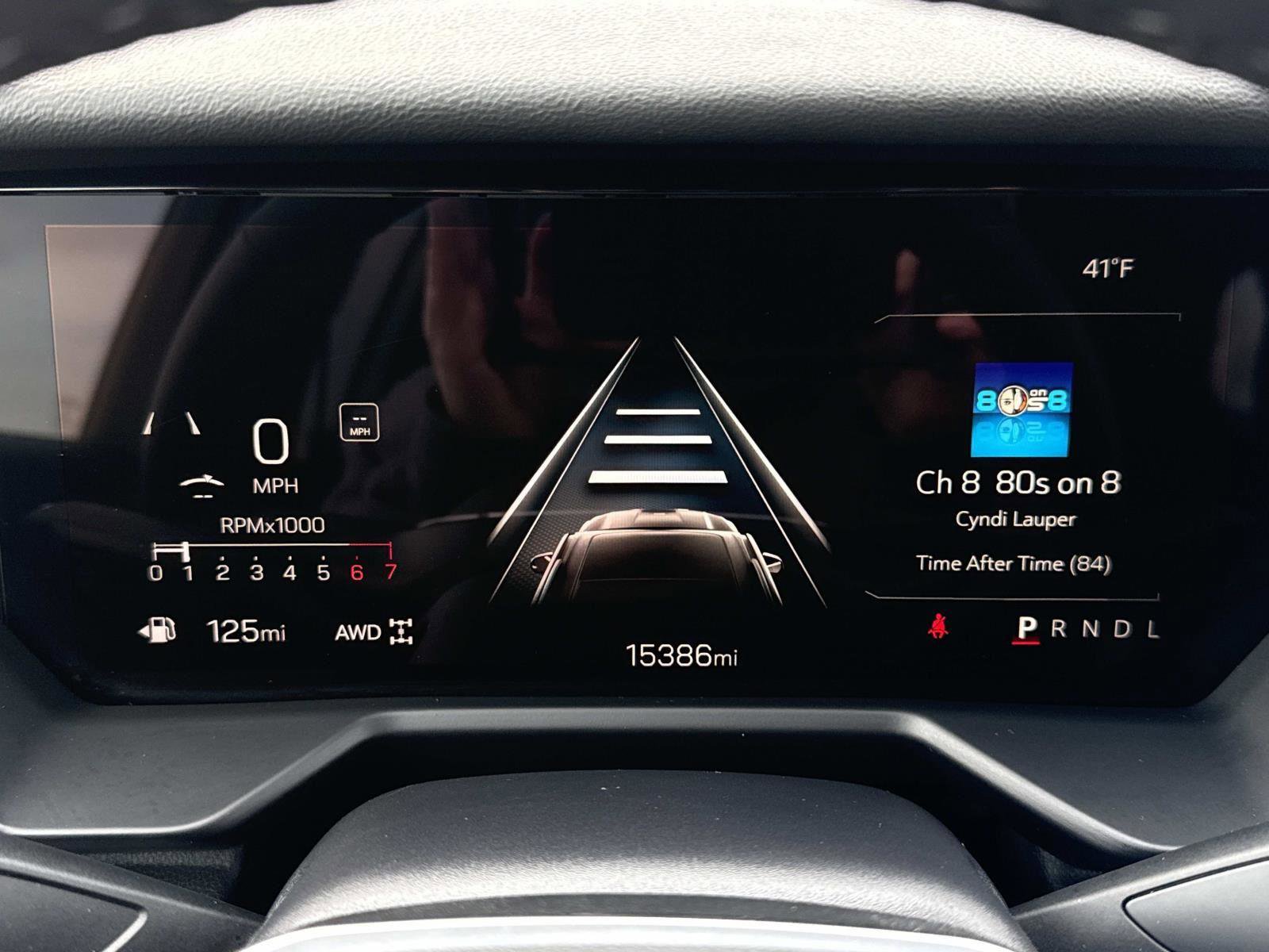 Used 2025 GMC Acadia Elevation image 11