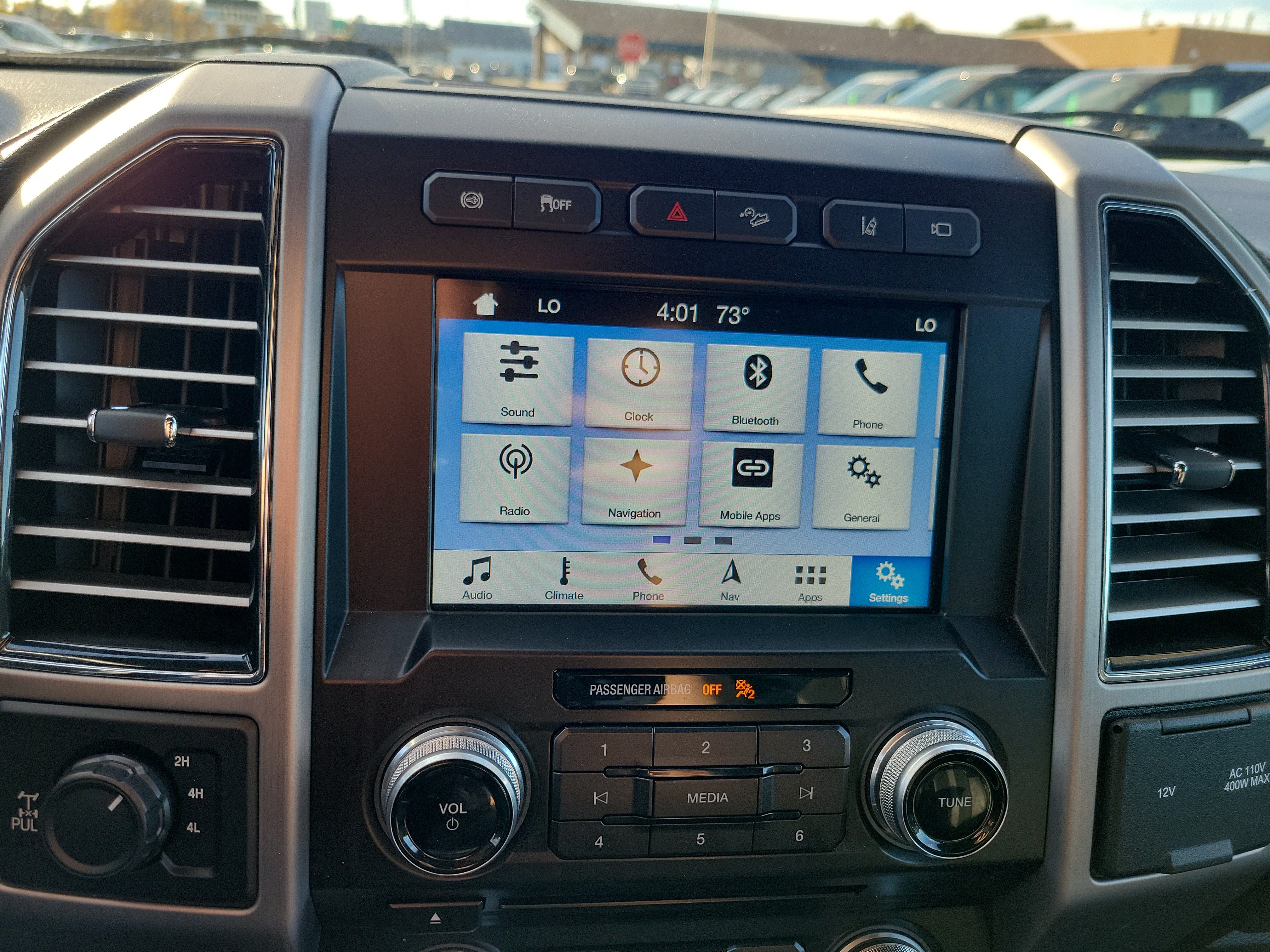 Certified 2018 Ford F350 Platinum w/ Platinum Ultimate Package AWD/4WD image 26