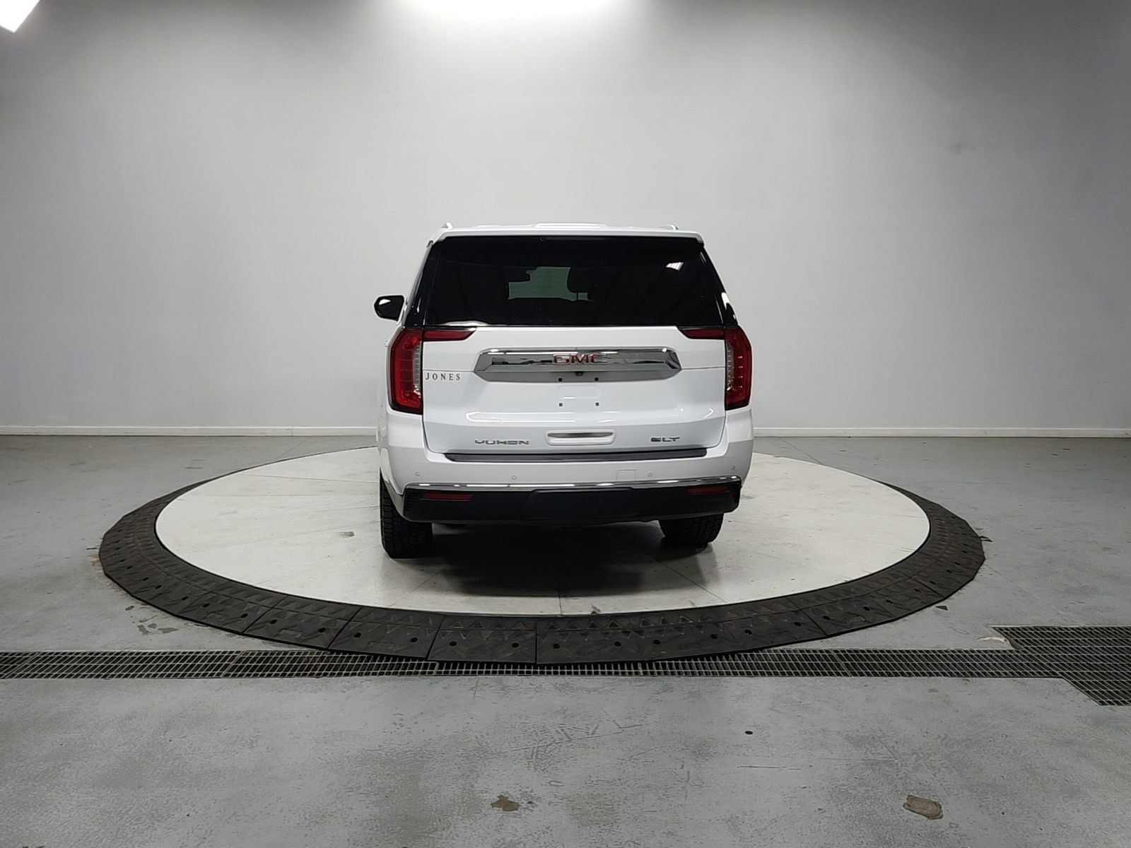 Used 2024 GMC Yukon XL SLT image 6