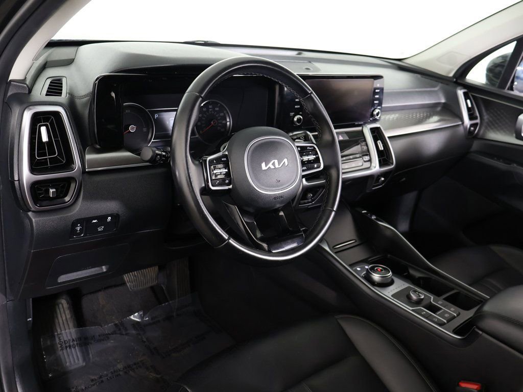 Used 2023 Kia Sorento EX image 28