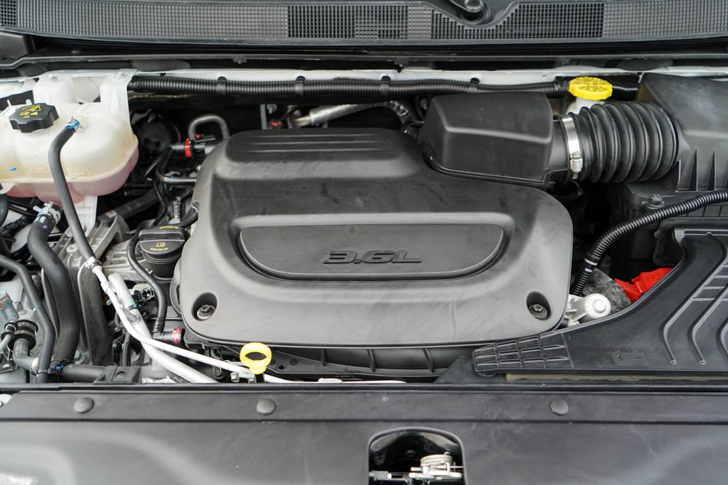 Used 2024 Chrysler Pacifica Touring-L FWD image 34