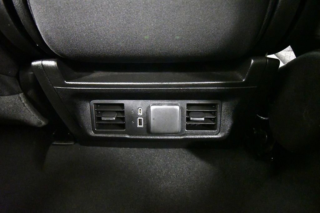 Used 2023 Chevrolet Silverado 1500 LT AWD/4WD image 16