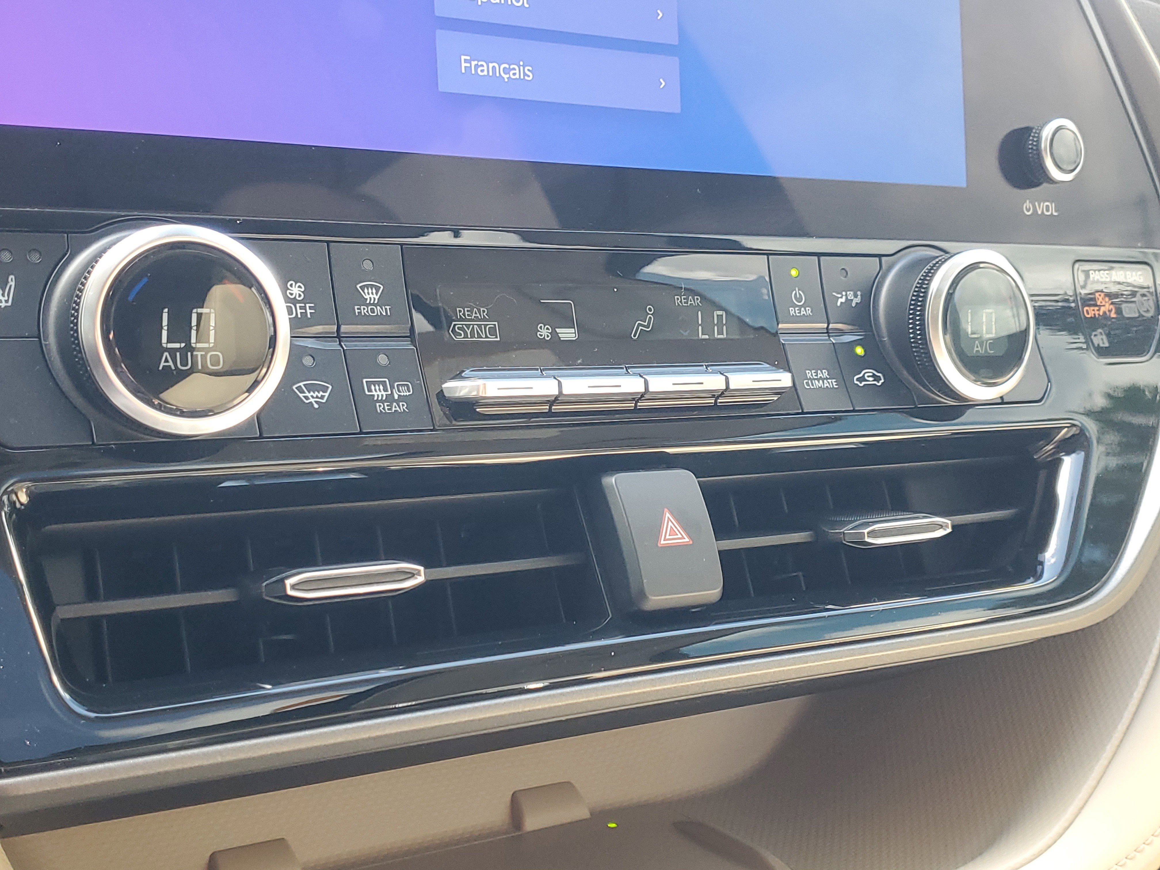 Used 2024 Toyota Highlander XLE image 31