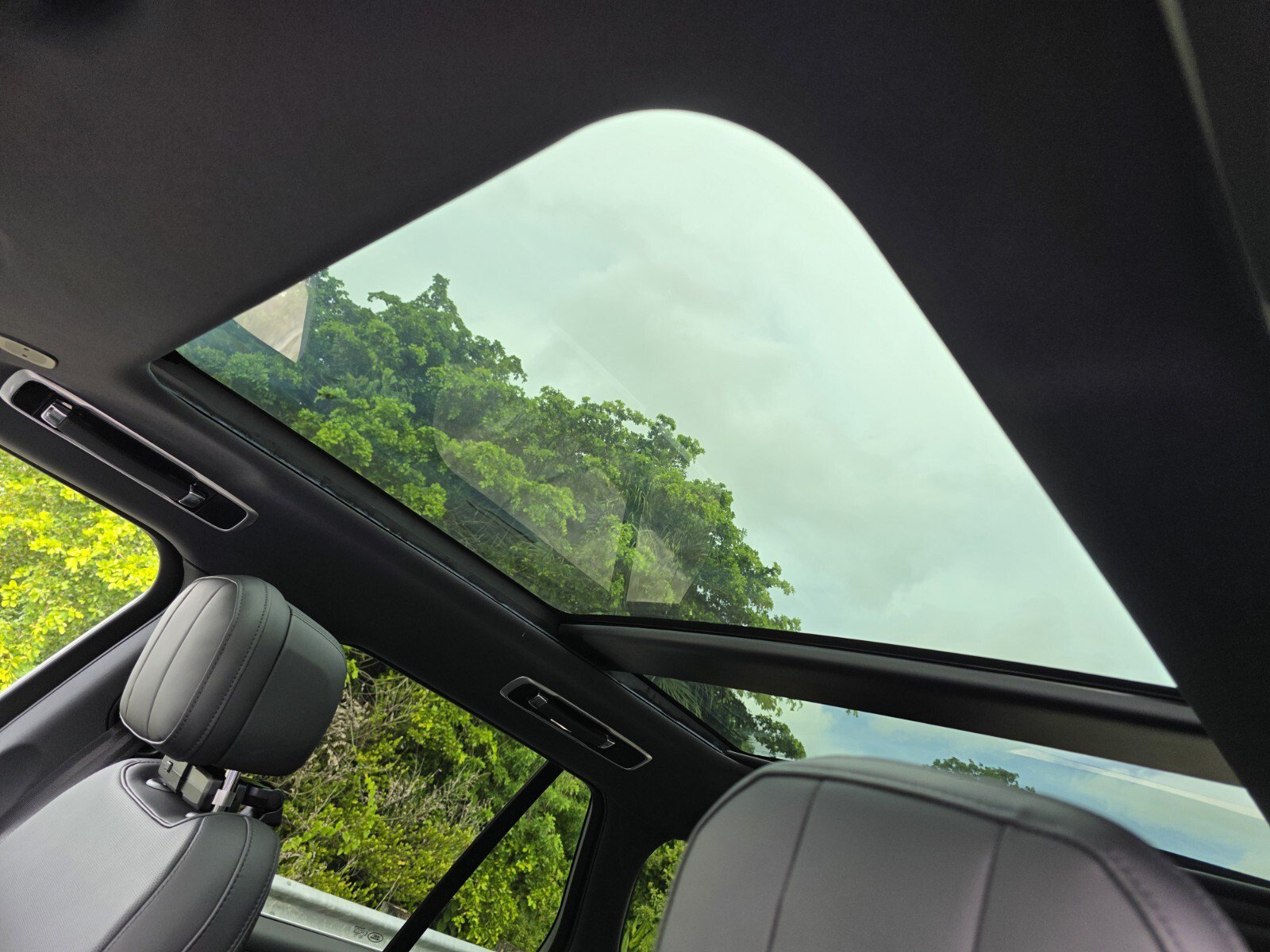 New 2027 Land Rover Range Rover SE AWD/4WD image 13