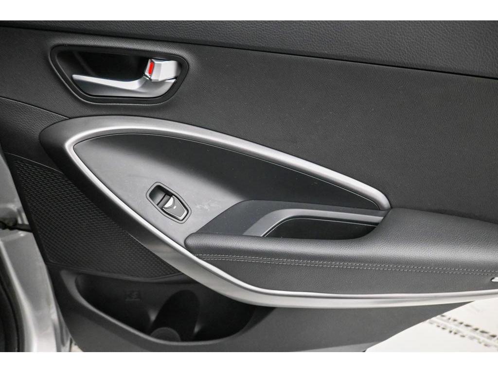 Used 2018 Hyundai Santa Fe Sport 2.0T w/ Cargo Package AWD/4WD image 18
