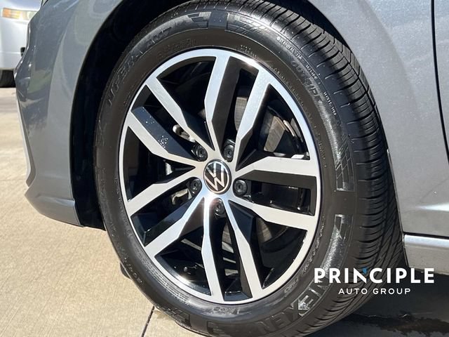 Used 2026 Volkswagen Jetta SE FWD image 7