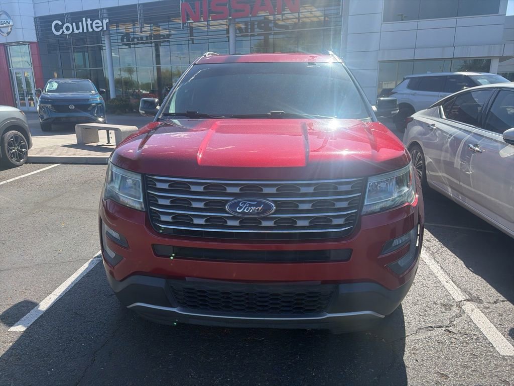 Used 2017 Ford Explorer XLT w/ Equipment Group 201A FWD image 2