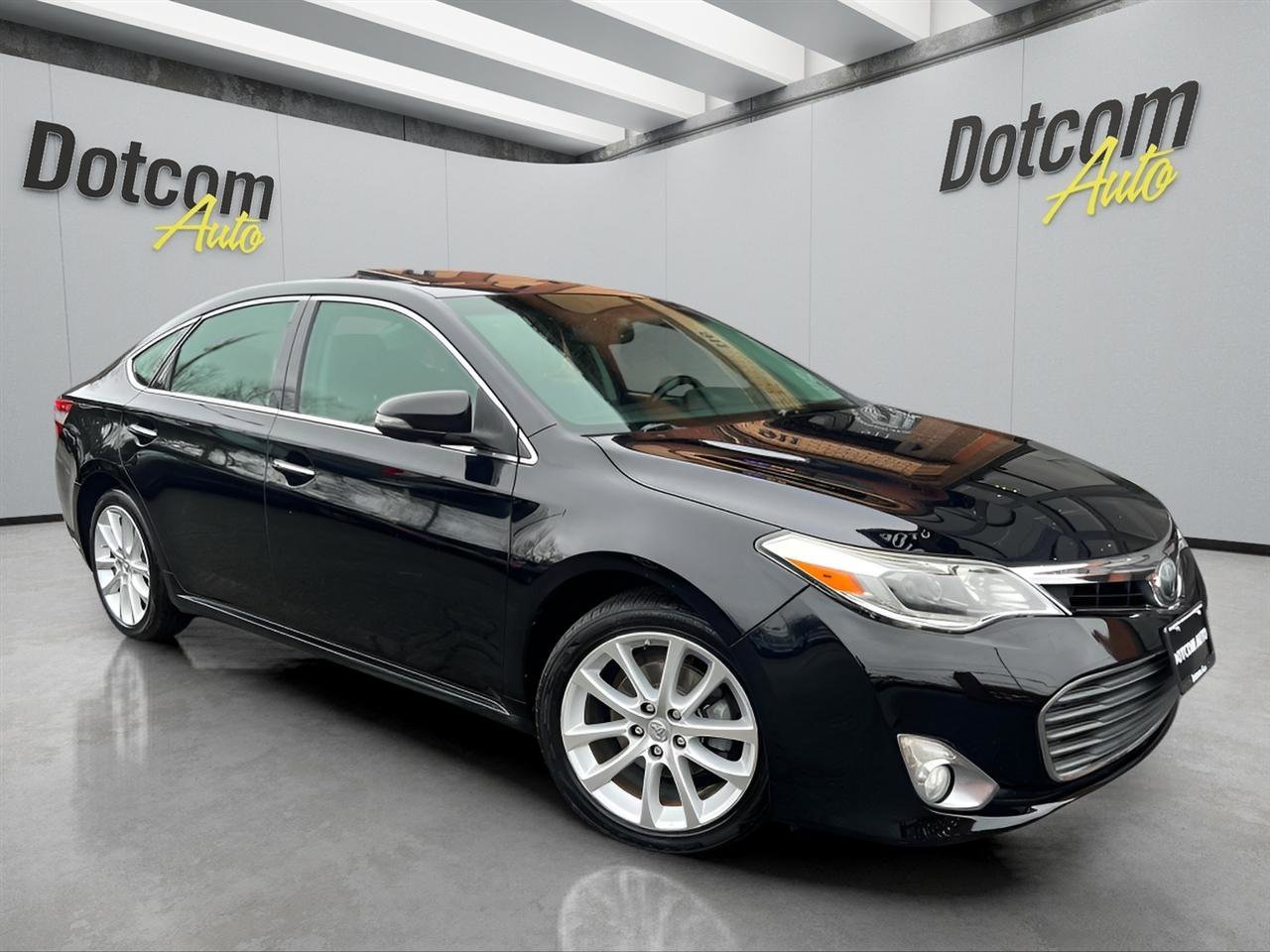 Used 2013 Toyota Avalon Limited w/ Technology Pkg FWD image 14