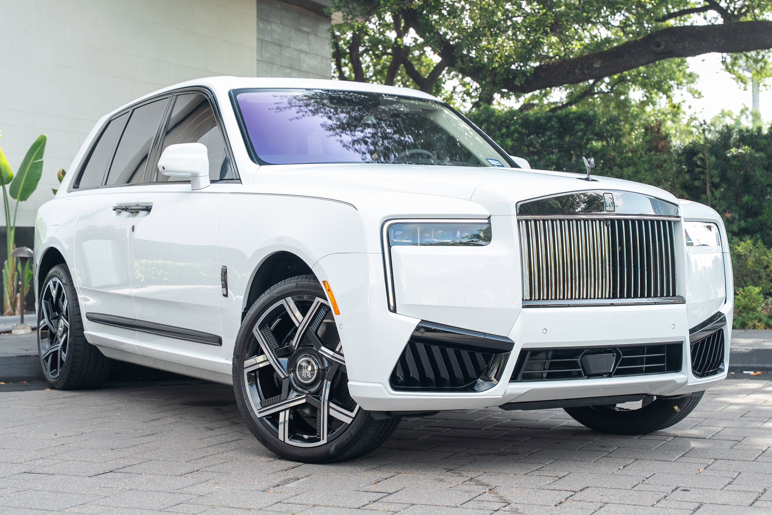 Used 2025 Rolls-Royce Cullinan Black Badge image 50