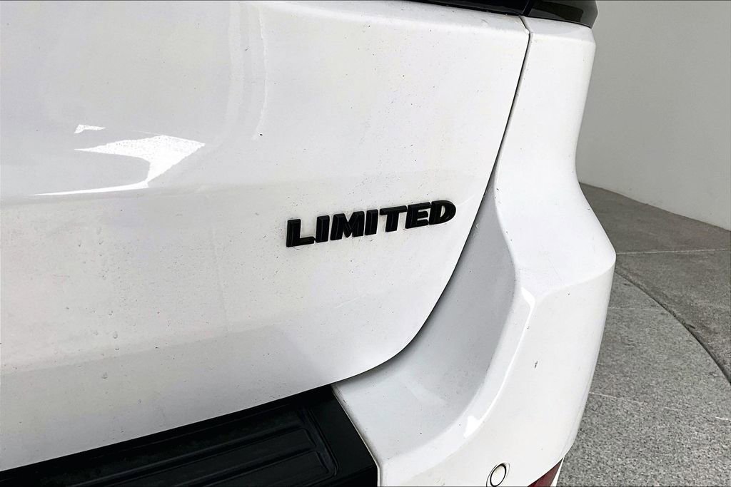 Used 2019 Jeep Grand Cherokee Limited w/ Luxury Group II image 39