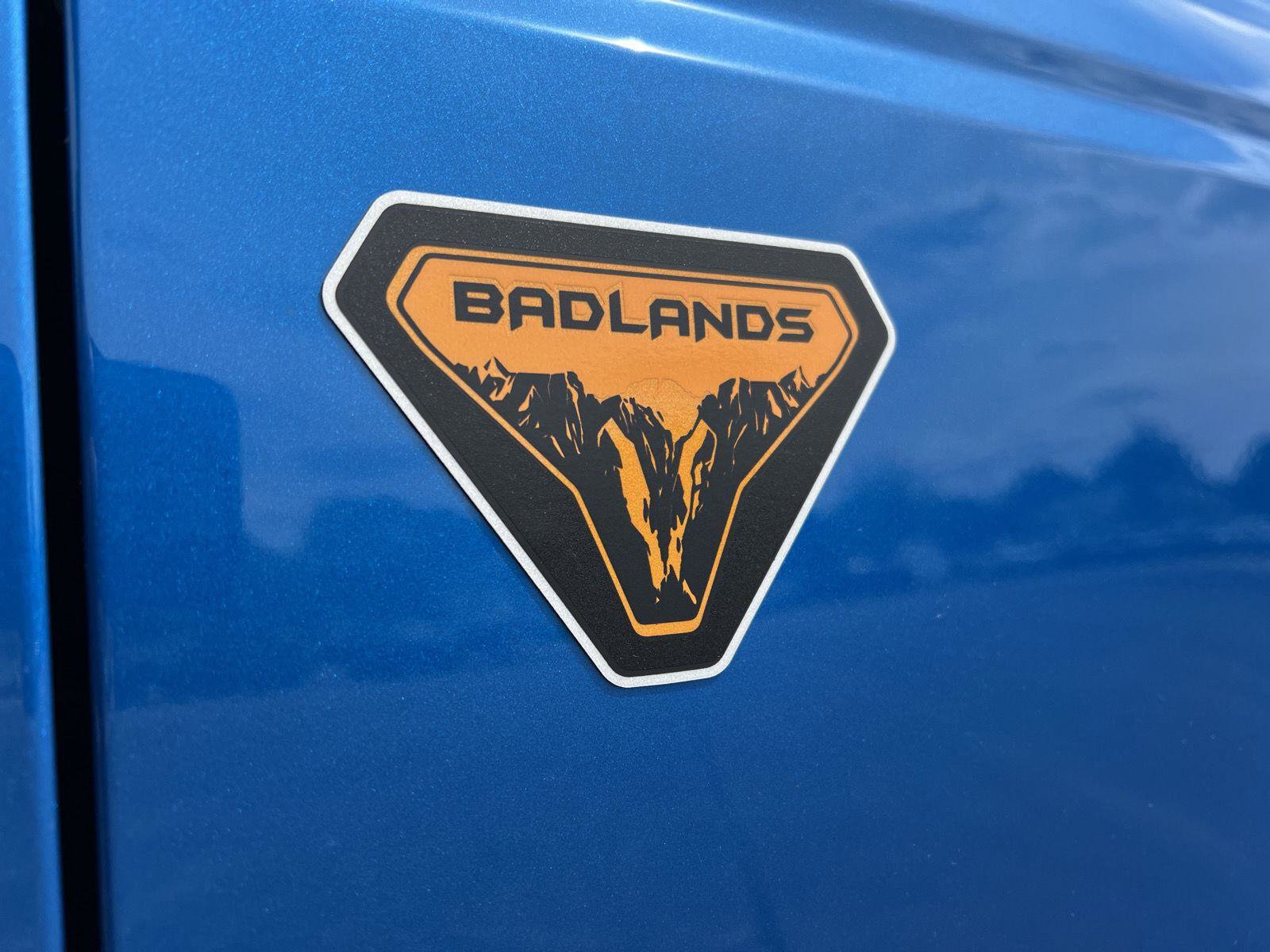 Used 2025 Ford Bronco Badlands AWD/4WD image 3