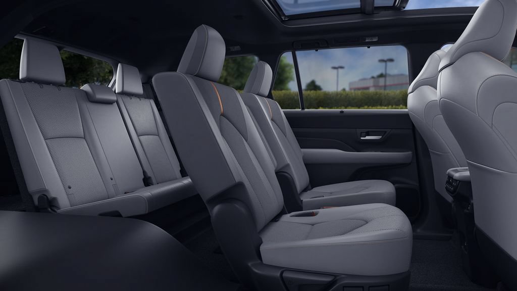 New 2026 Toyota Grand Highlander AWD Hybrid image 2