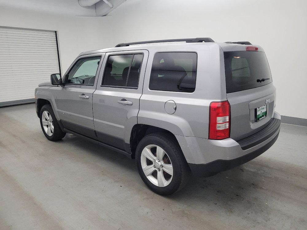 Used 2016 Jeep Patriot Latitude FWD image 3