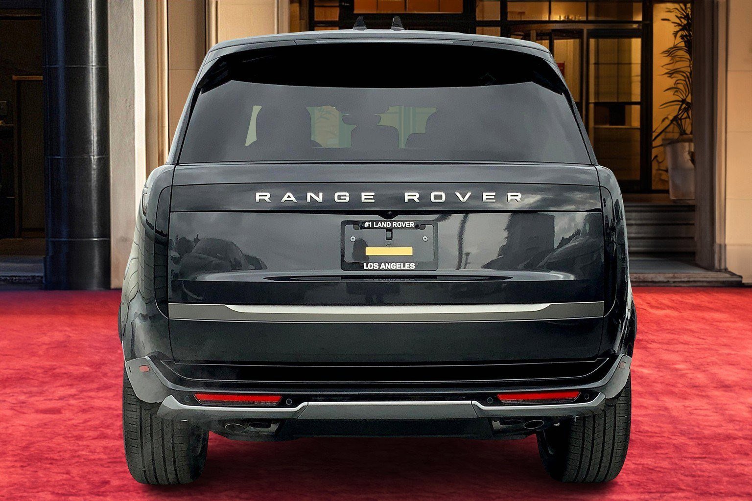 New 2025 Land Rover Range Rover Long Wheelbase SE image 4