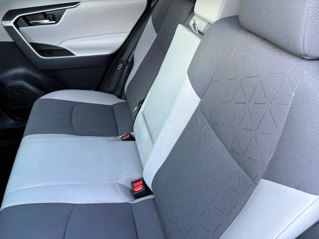 Used 2021 Toyota RAV4 XLE image 35