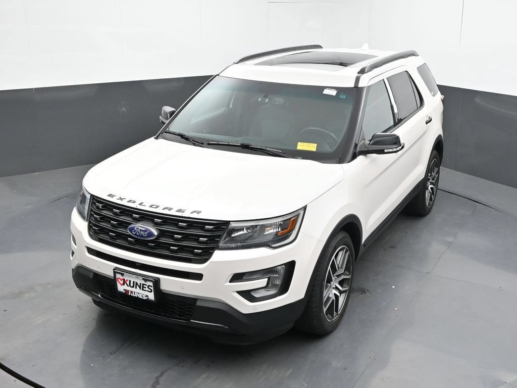 Used 2017 Ford Explorer Sport w/ Equipment Group 401A AWD/4WD image 35