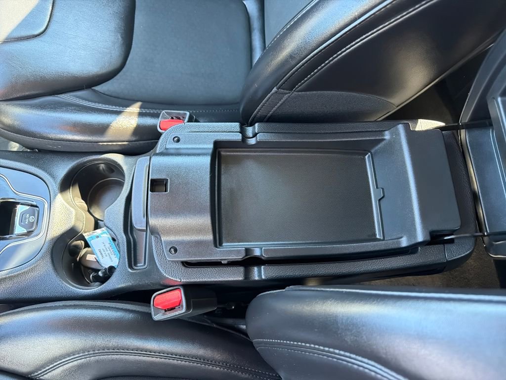 Used 2019 Jeep Cherokee Altitude image 24