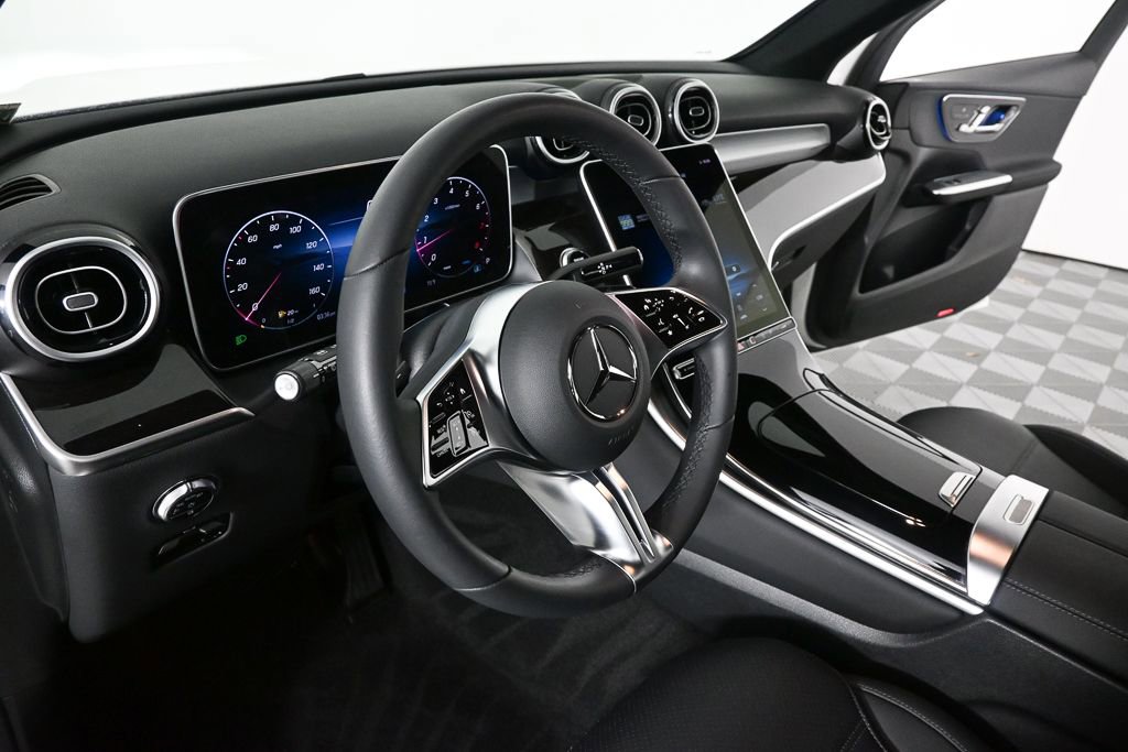 Certified 2025 Mercedes-Benz GLC 300 4MATIC image 6