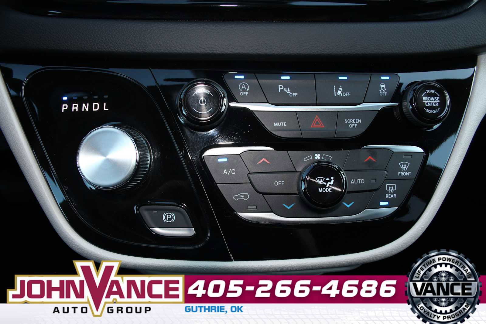 Used 2024 Chrysler Pacifica Touring-L image 34