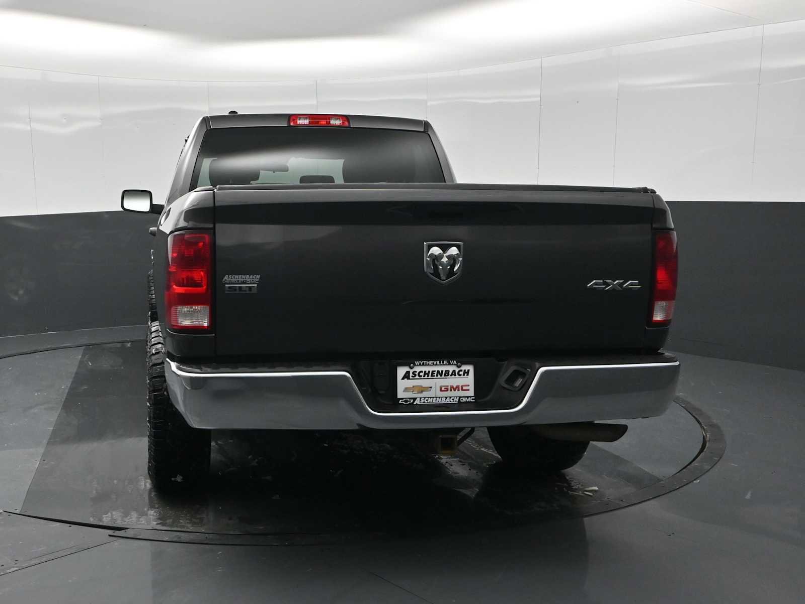 Used 2021 RAM 1500 Classic SLT image 8