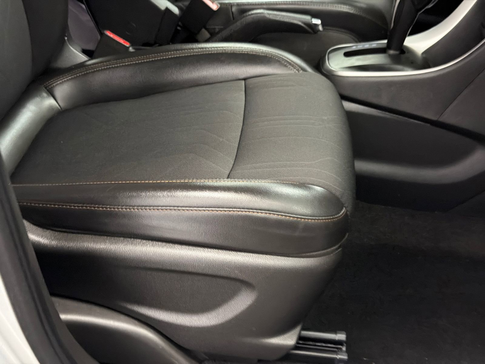 Used 2020 Chevrolet Trax LT w/ LT Convenience Package image 11