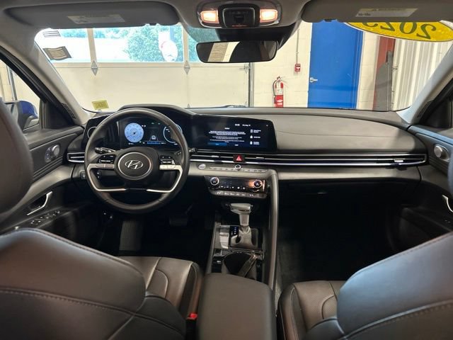 Used 2023 Hyundai Elantra Limited FWD image 20