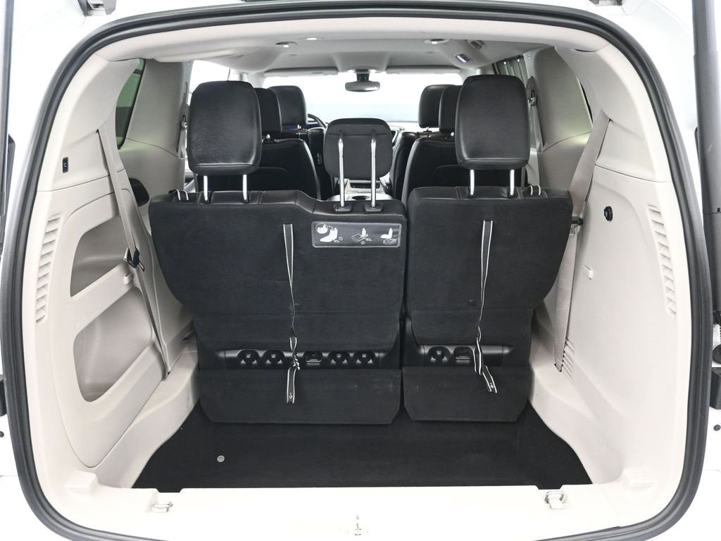 Used 2017 Chrysler Pacifica Touring-L Plus image 57