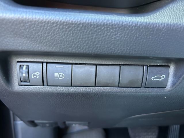 Used 2020 Toyota RAV4 XLE image 17