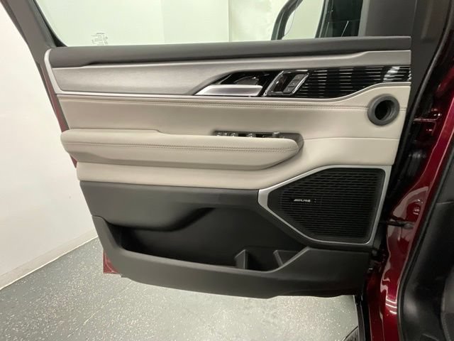 New 2026 Jeep Grand Wagoneer L Limited AWD/4WD image 9