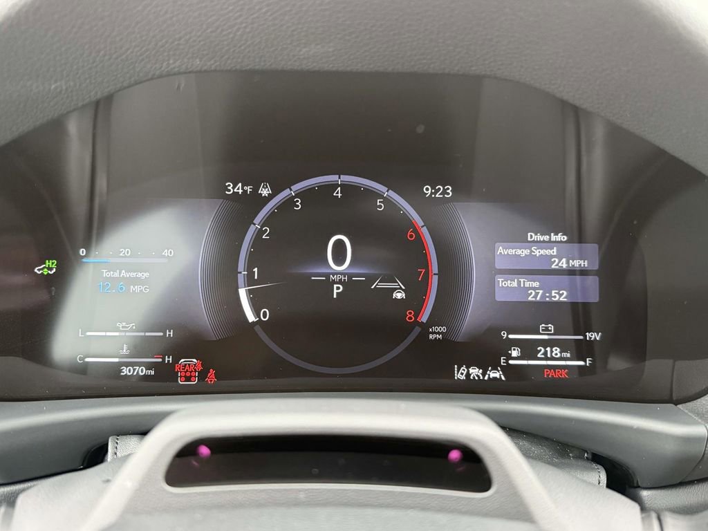 Used 2025 Lexus LX 600 4WD w/ Accessory Package (Z1) image 31