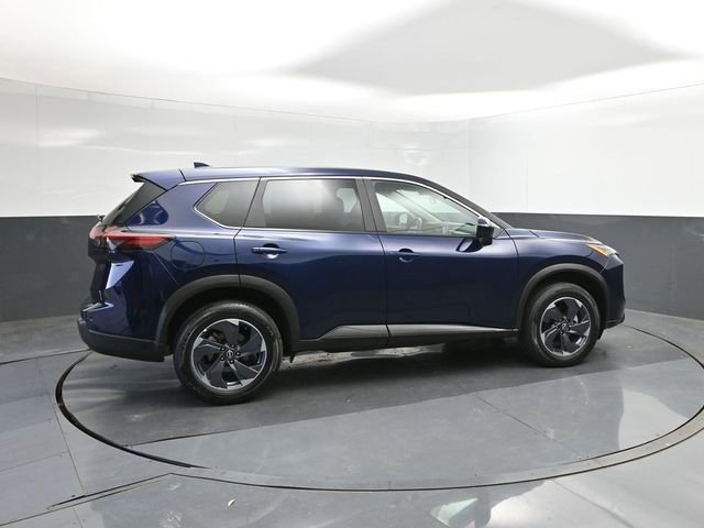 Certified 2025 Nissan Rogue SV image 15