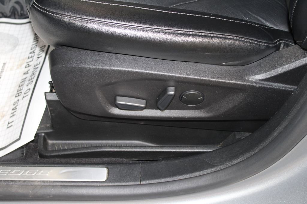 Used 2022 Ford Edge Titanium image 26