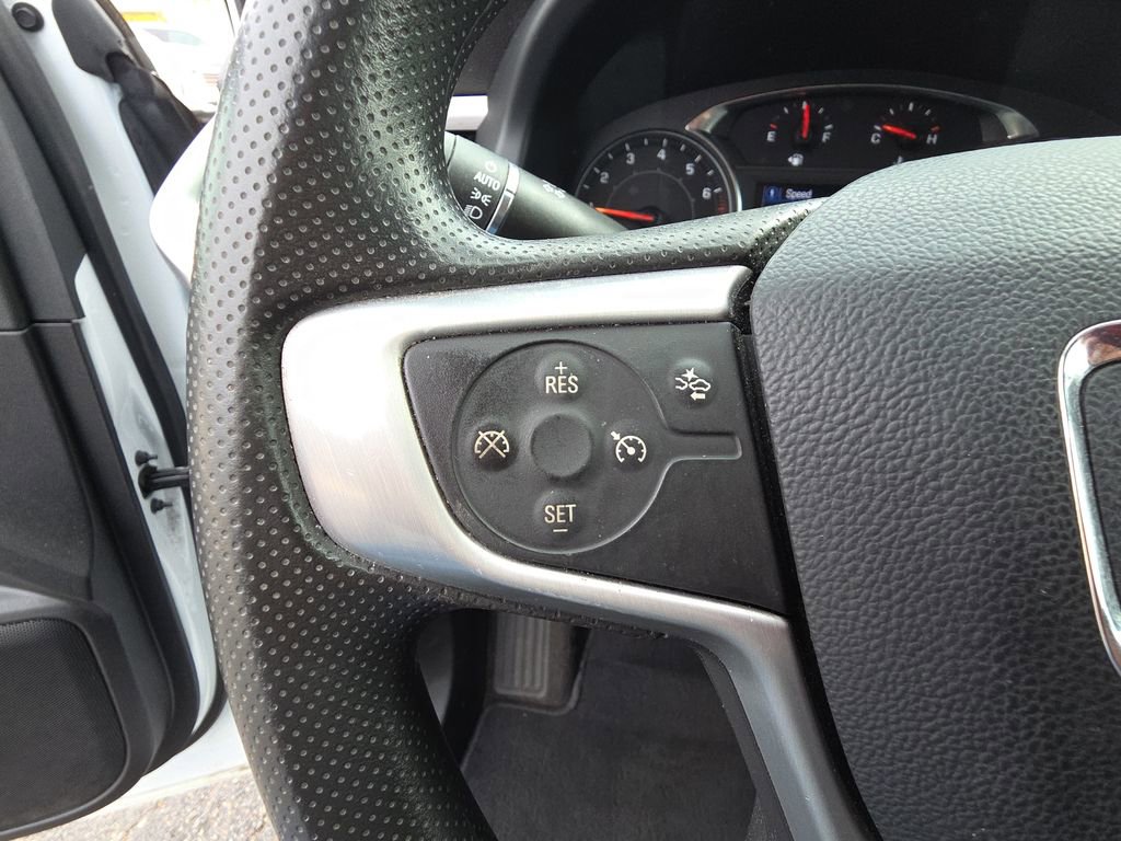 Used 2023 GMC Acadia SLE image 18