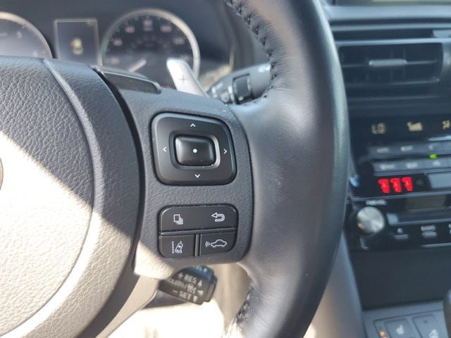 Used 2023 Lexus IS 300 w/ Comfort Package RWD image 31
