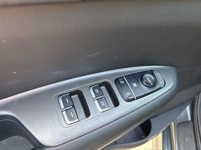 Used 2020 Kia Optima S FWD image 10