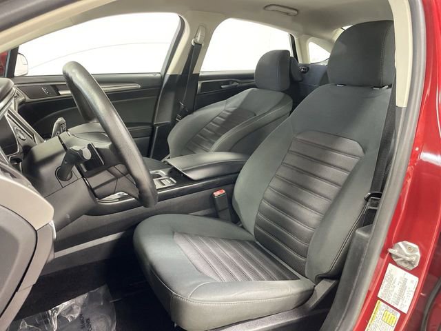 Used 2017 Ford Fusion SE w/ Fusion SE Technology Package image 11