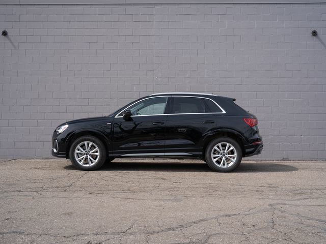 Certified 2025 Audi Q3 2.0T Premium w/ Convenience Package image 2